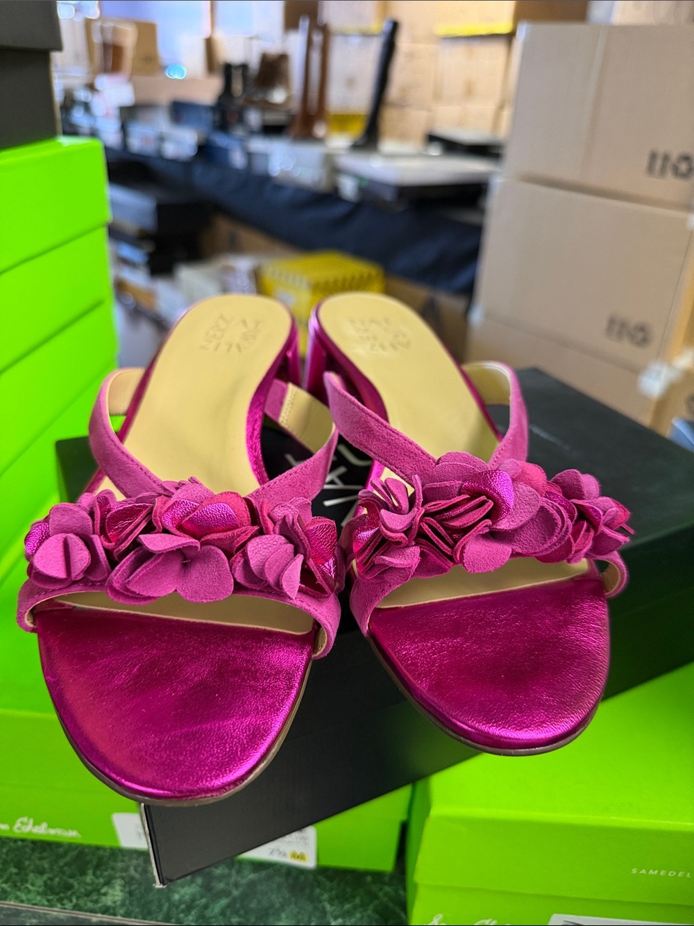 Naturalizer Womens Low Block Heel Sandals in Orchid - Picture 2 of 4